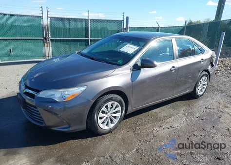2017 Toyota Camry Le z USA, uszkodzony, nr VIN 4T1BF1FK5HU800573